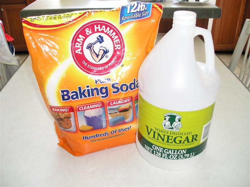 Baking-soda-and-vinegar